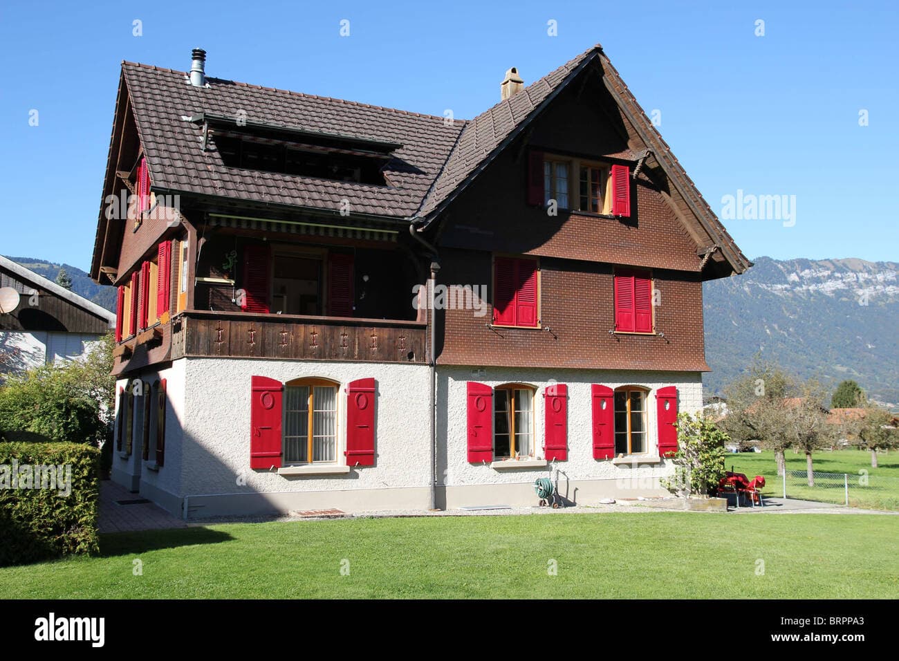 sunny house - Image 1